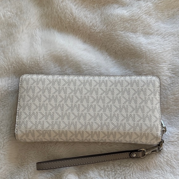 Michael Kors White and Silver Wristlet - Picture 3 of 4